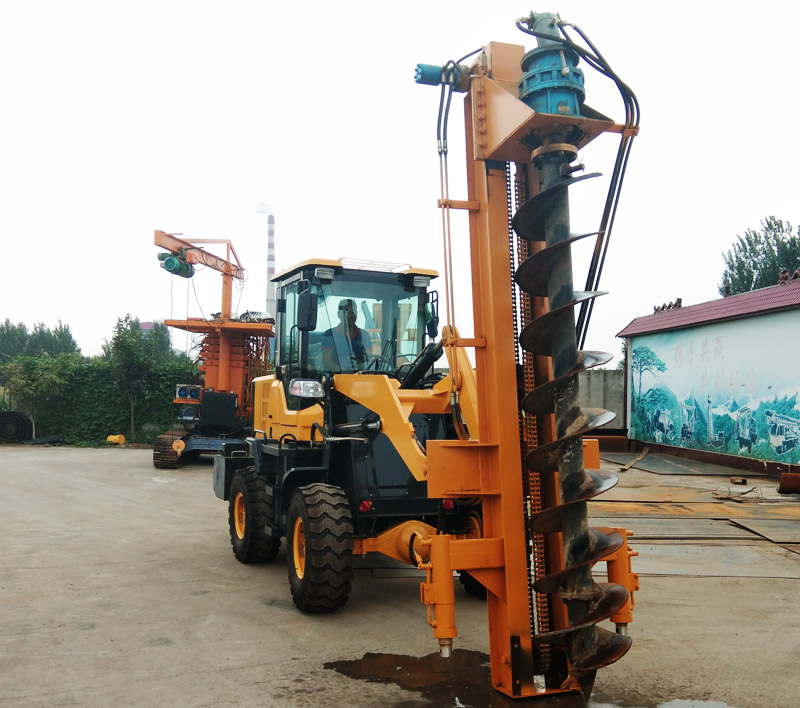 鏟車式打樁機(jī)